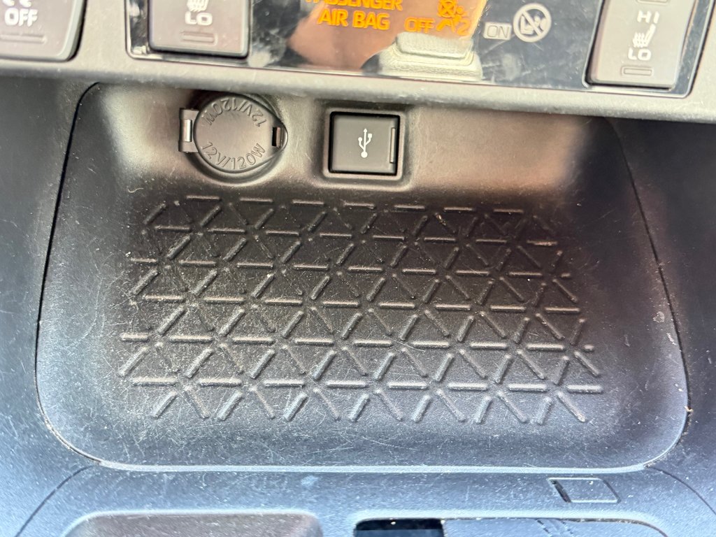 Toyota RAV4 HYBRIDE LE AWD / SUPER PRIX !!! / 2021 à Thetford Mines, Québec - 44 - w1024h768px