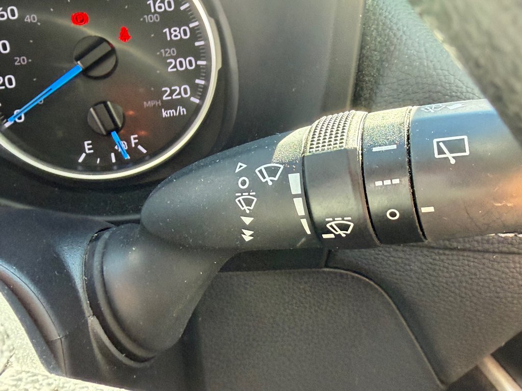Toyota RAV4 HYBRIDE LE AWD / SUPER PRIX !!! / 2021 à Thetford Mines, Québec - 39 - w1024h768px
