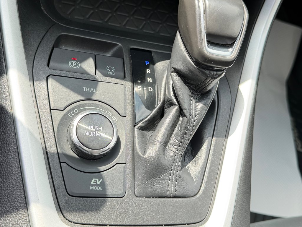 Toyota RAV4 XSE HYBRIDE / 148.300KM / PNEUS NEUFS / HITCH / 2021 à Thetford Mines, Québec - 50 - w1024h768px