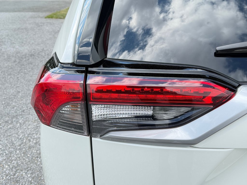 Toyota RAV4 XSE HYBRIDE / 148.300KM / PNEUS NEUFS / HITCH / 2021 à Thetford Mines, Québec - 25 - w1024h768px