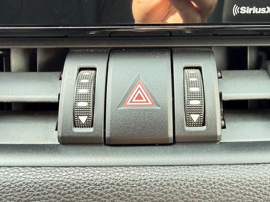 Toyota RAV4 XSE HYBRIDE / 148.300KM / PNEUS NEUFS / HITCH / 2021 à Thetford Mines, Québec - 47 - w1024h768px