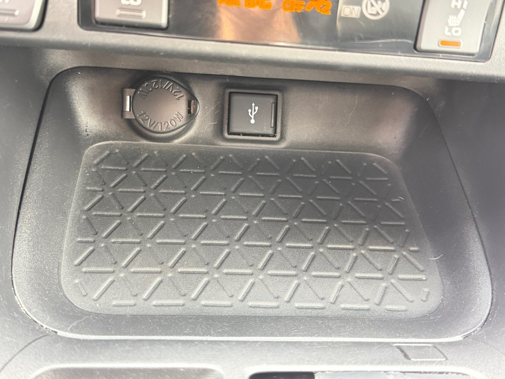 Toyota RAV4 XSE HYBRIDE / 148.300KM / PNEUS NEUFS / HITCH / 2021 à Thetford Mines, Québec - 49 - w1024h768px