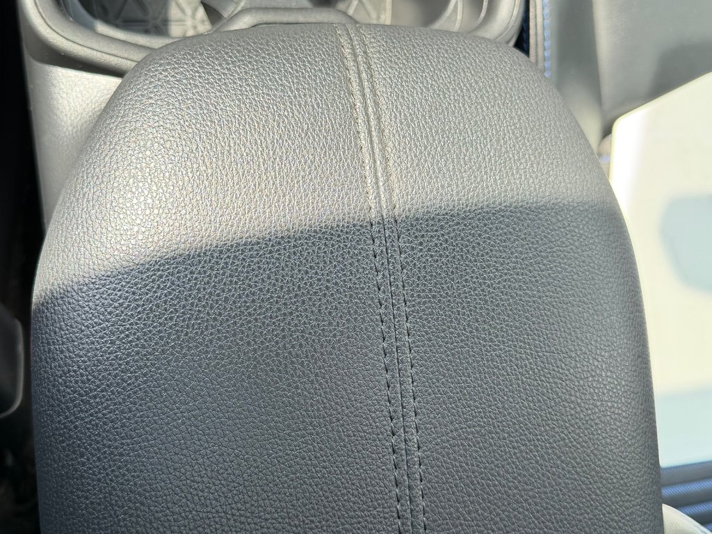 Toyota RAV4 XSE HYBRIDE / 148.300KM / PNEUS NEUFS / HITCH / 2021 à Thetford Mines, Québec - 52 - w1024h768px