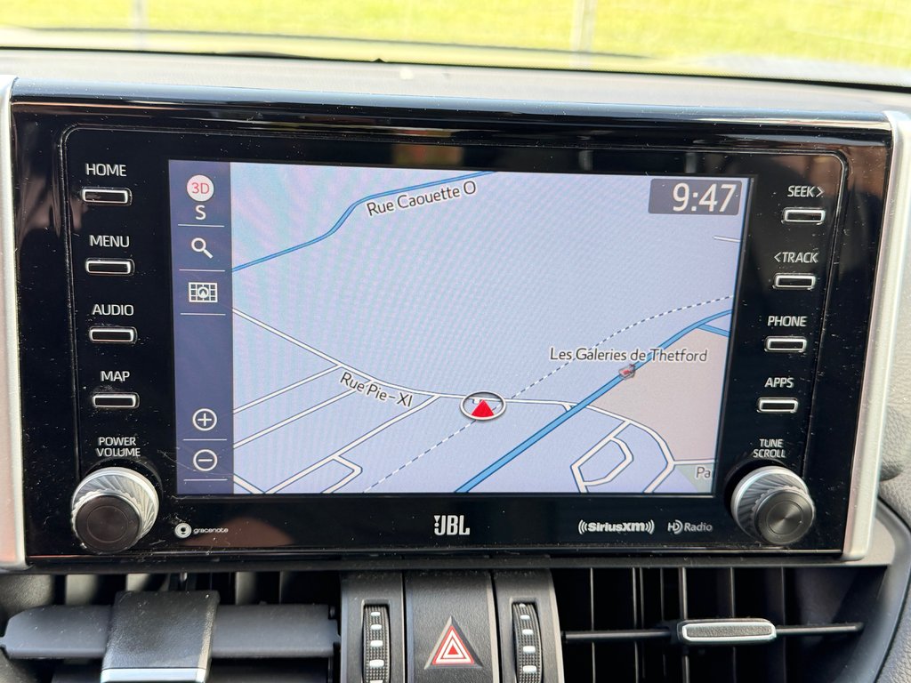 2021 Toyota RAV4 XSE HYBRIDE / GROUPE TECHNO/ TOIT / LE PLUS ÉQUIPÉ in Thetford Mines, Quebec - 45 - w1024h768px