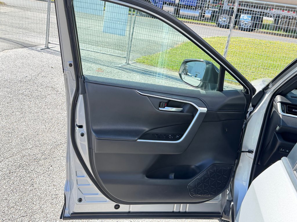 2021 Toyota RAV4 XSE HYBRIDE / GROUPE TECHNO/ TOIT / LE PLUS ÉQUIPÉ in Thetford Mines, Quebec - 31 - w1024h768px