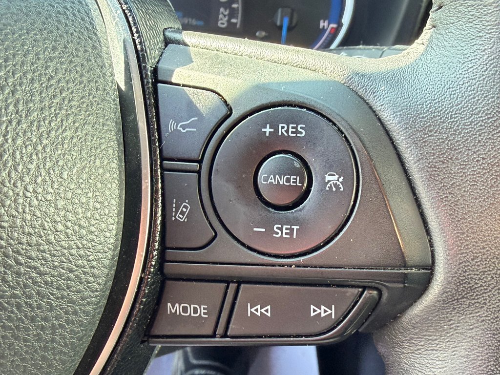 2021 Toyota RAV4 XSE HYBRIDE / GROUPE TECHNO/ TOIT / LE PLUS ÉQUIPÉ in Thetford Mines, Quebec - 40 - w1024h768px