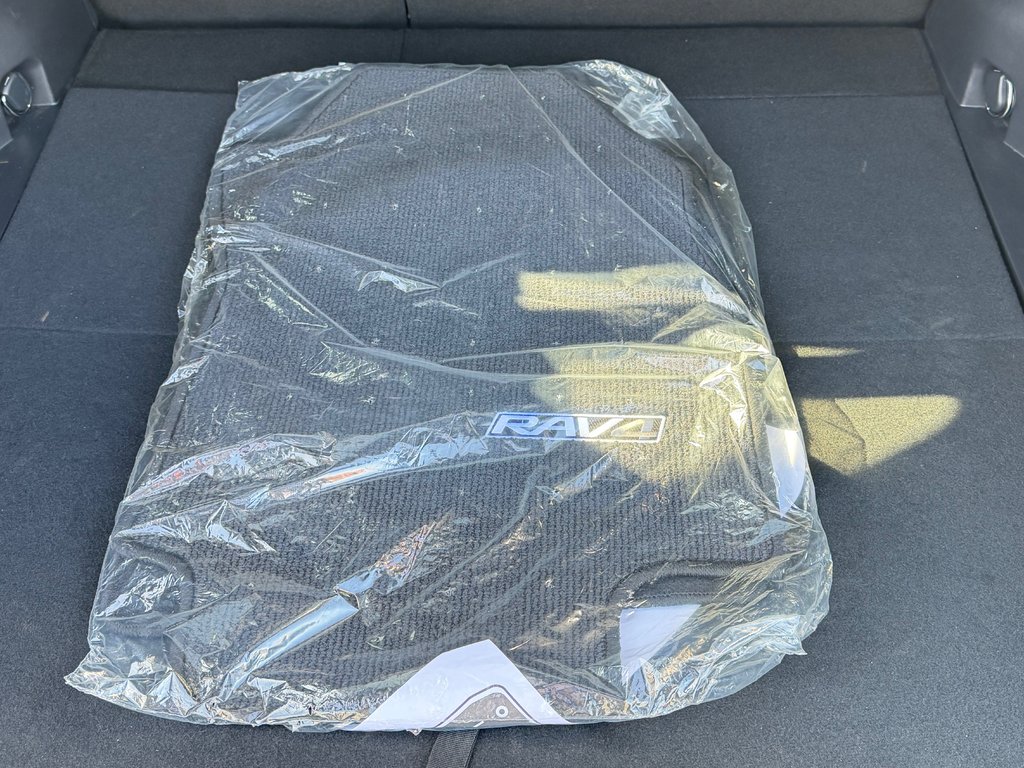 2021 Toyota RAV4 XSE HYBRIDE / GROUPE TECHNO/ TOIT / LE PLUS ÉQUIPÉ in Thetford Mines, Quebec - 63 - w1024h768px
