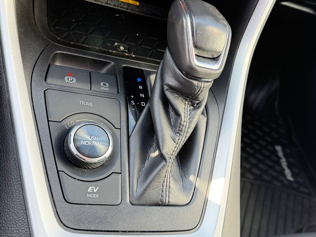 2021 Toyota RAV4 XSE HYBRIDE / GROUPE TECHNO/ TOIT / LE PLUS ÉQUIPÉ in Thetford Mines, Quebec - 51 - w1024h768px