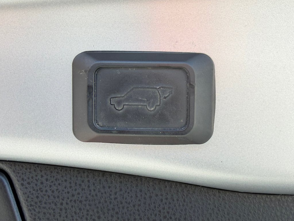2021 Toyota RAV4 XSE HYBRIDE / GROUPE TECHNO/ TOIT / LE PLUS ÉQUIPÉ in Thetford Mines, Quebec - 67 - w1024h768px