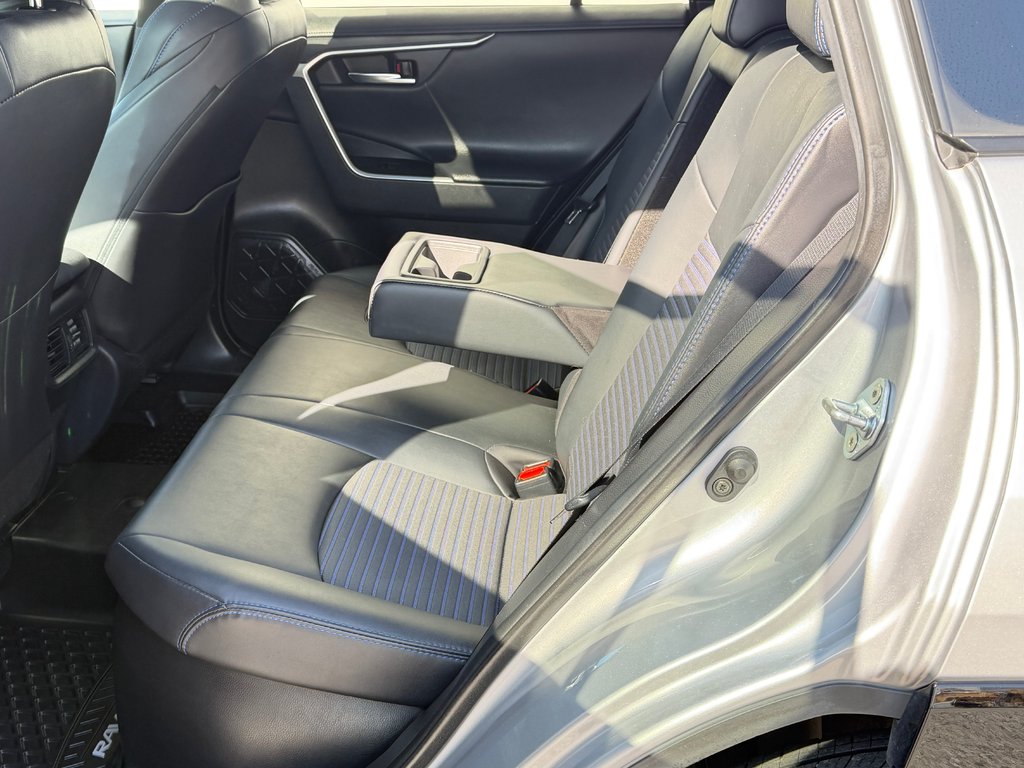 2021 Toyota RAV4 XSE HYBRIDE / GROUPE TECHNO/ TOIT / LE PLUS ÉQUIPÉ in Thetford Mines, Quebec - 60 - w1024h768px