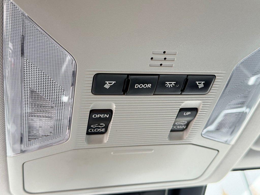 Toyota RAV4 XLE AWD / ATTACHE REMORQUE / FREINS NEUFS / 2021 à Thetford Mines, Québec - 52 - w1024h768px