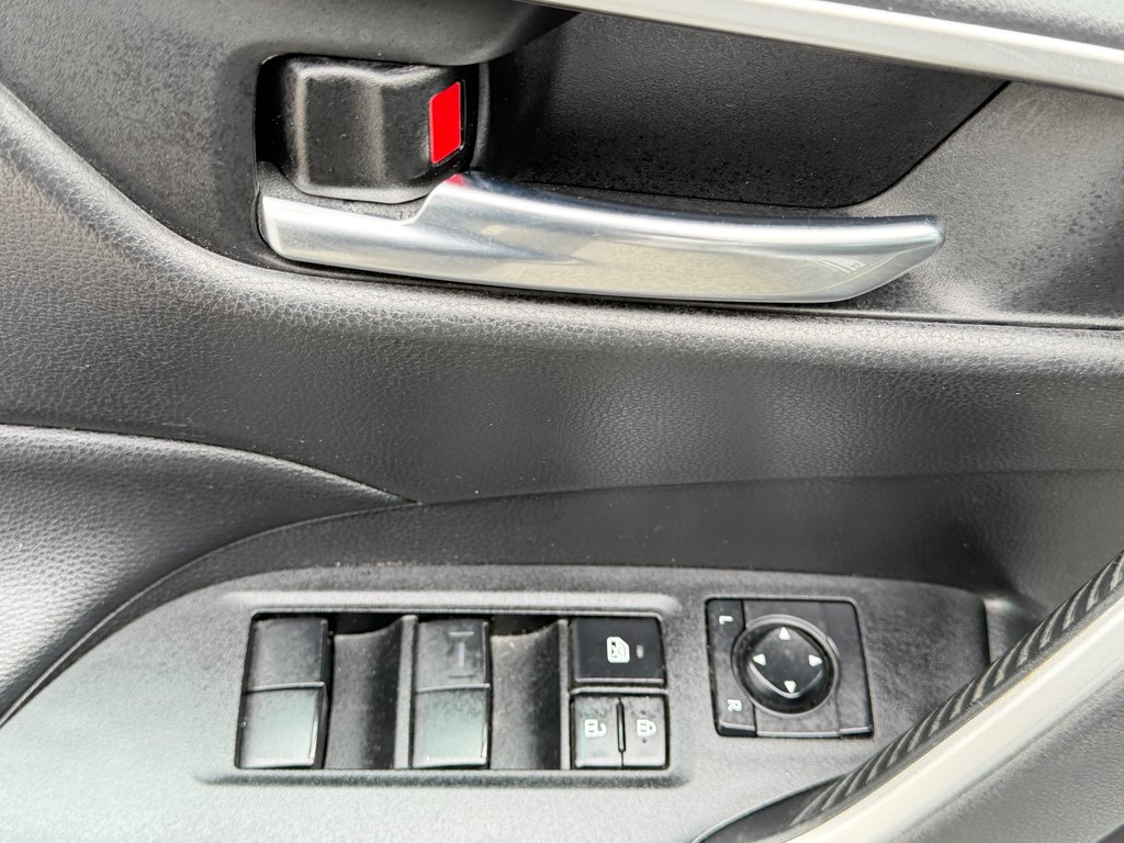 Toyota RAV4 XLE AWD / ATTACHE REMORQUE / FREINS NEUFS / 2021 à Thetford Mines, Québec - 31 - w1024h768px