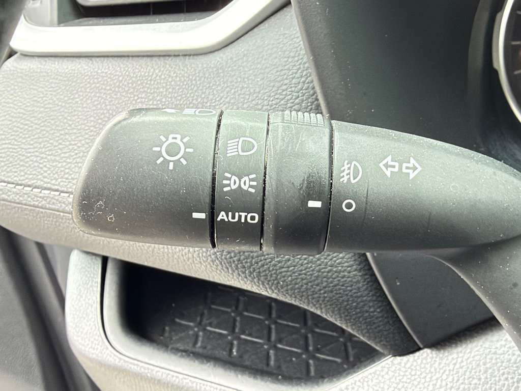 Toyota RAV4 XLE AWD / ATTACHE REMORQUE / FREINS NEUFS / 2021 à Thetford Mines, Québec - 39 - w1024h768px