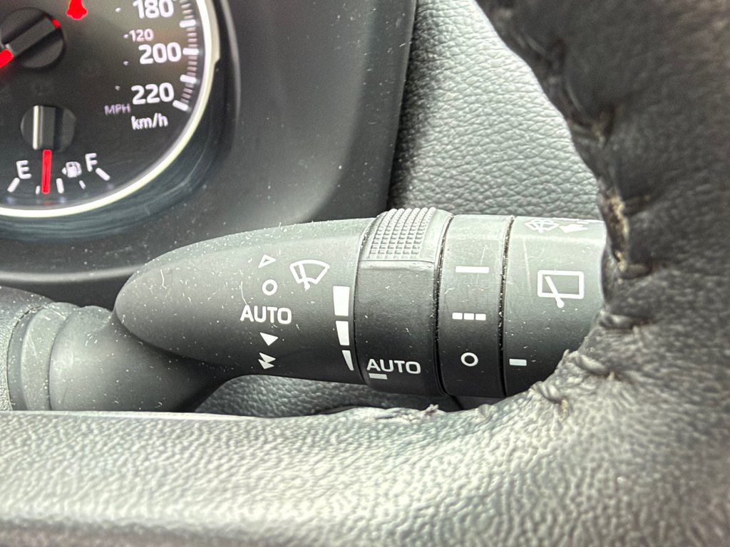 Toyota RAV4 XLE AWD / ATTACHE REMORQUE / FREINS NEUFS / 2021 à Thetford Mines, Québec - 41 - w1024h768px
