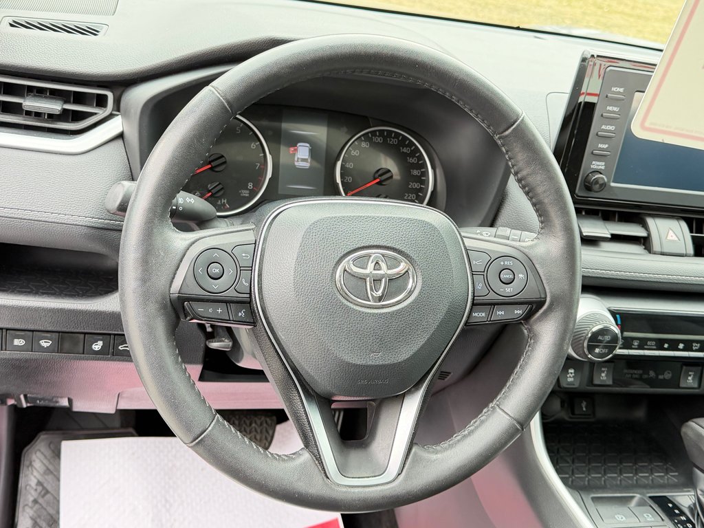 Toyota RAV4 XLE AWD / ATTACHE REMORQUE / FREINS NEUFS / 2021 à Thetford Mines, Québec - 37 - w1024h768px