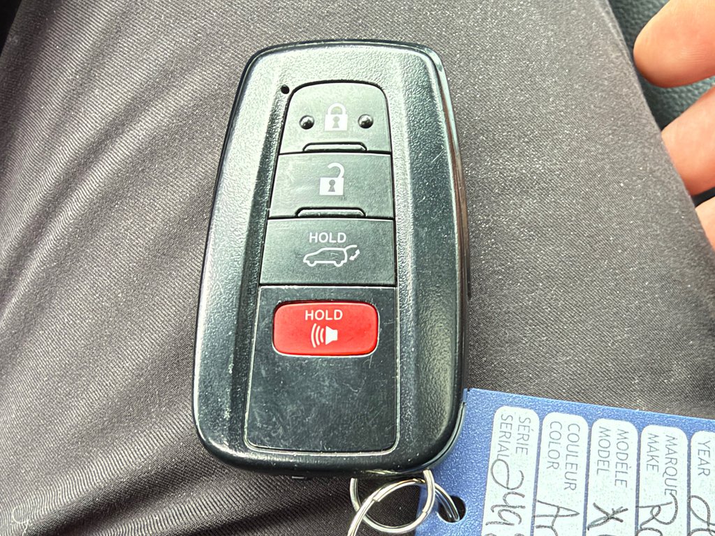 Toyota RAV4 XLE AWD / ATTACHE REMORQUE / FREINS NEUFS / 2021 à Thetford Mines, Québec - 53 - w1024h768px