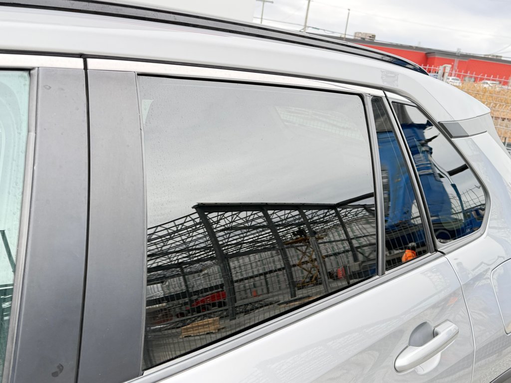 Toyota RAV4 XLE AWD / ATTACHE REMORQUE / FREINS NEUFS / 2021 à Thetford Mines, Québec - 22 - w1024h768px