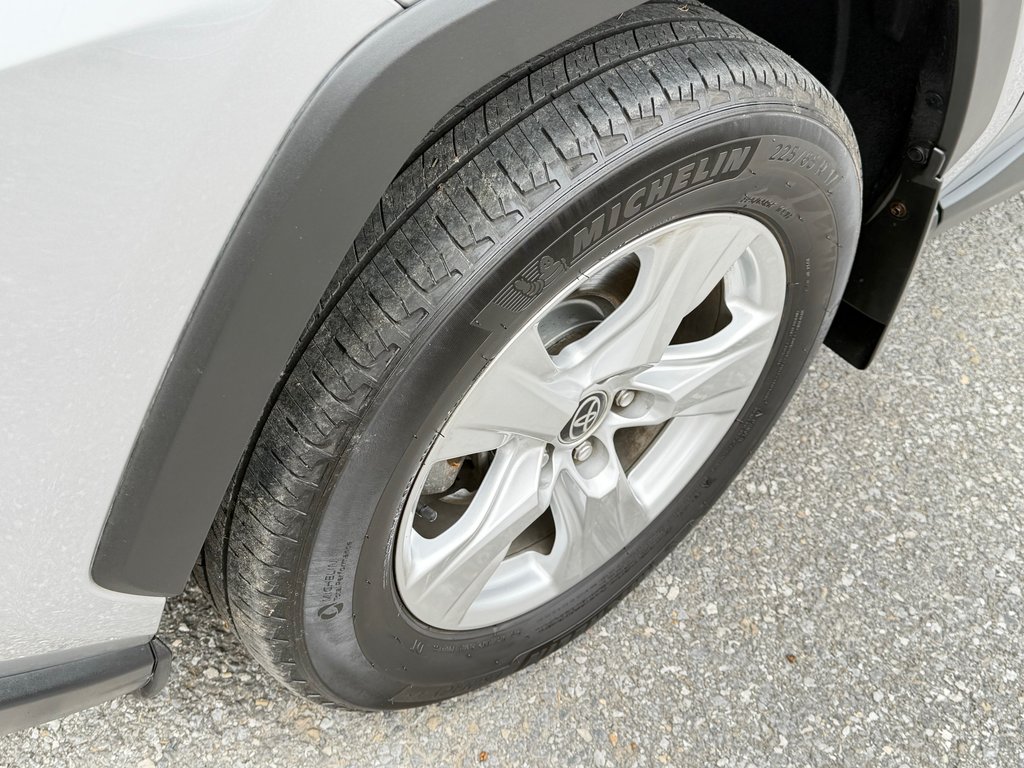 Toyota RAV4 XLE AWD / ATTACHE REMORQUE / FREINS NEUFS / 2021 à Thetford Mines, Québec - 14 - w1024h768px