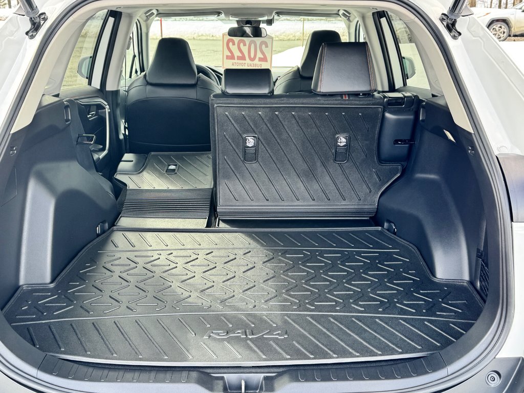 Toyota RAV4 TRAIL AWD / ÉTAT NEUF / 9 959 km /  3500 LBS REMORQUAGE 2022 à Thetford Mines, Québec - 59 - w1024h768px