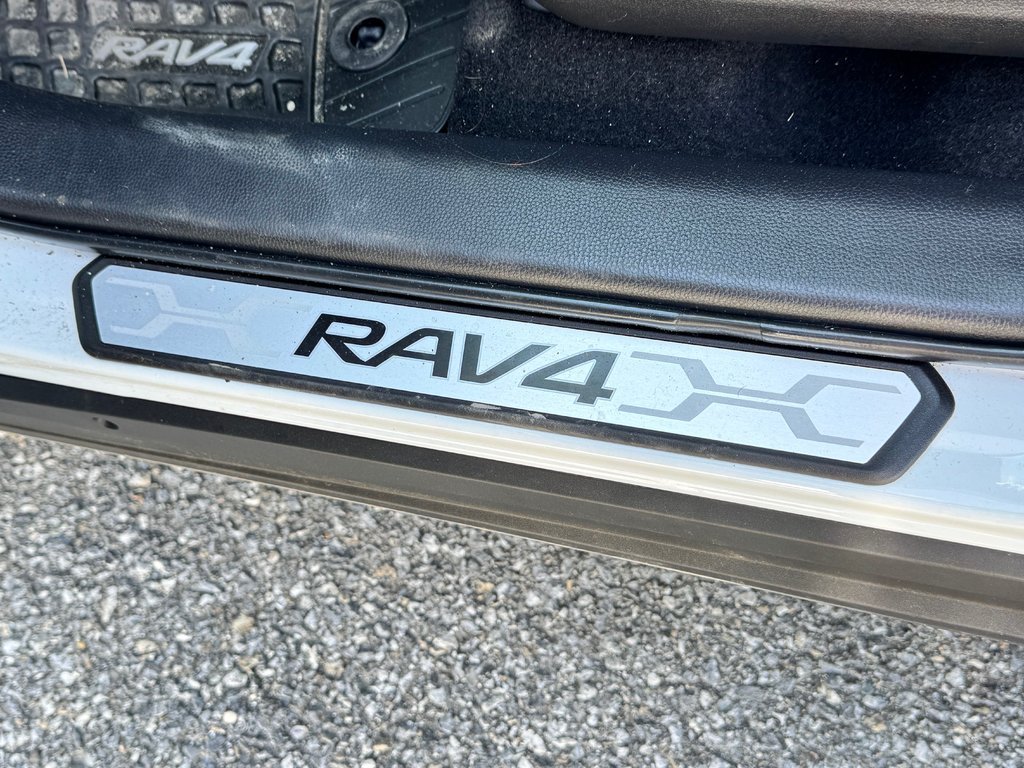 Toyota RAV4 TRAIL AWD / ÉTAT NEUF /  10500km /  3500 LBS REMORQUAGE 2022 à Thetford Mines, Québec - 32 - w1024h768px