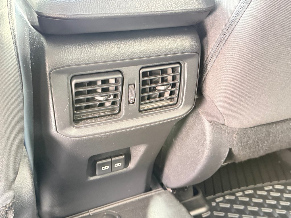 Toyota RAV4 XLE AWD / VALEUR DE REVENTE INCROYABLE / 2022 à Thetford Mines, Québec - 56 - w1024h768px
