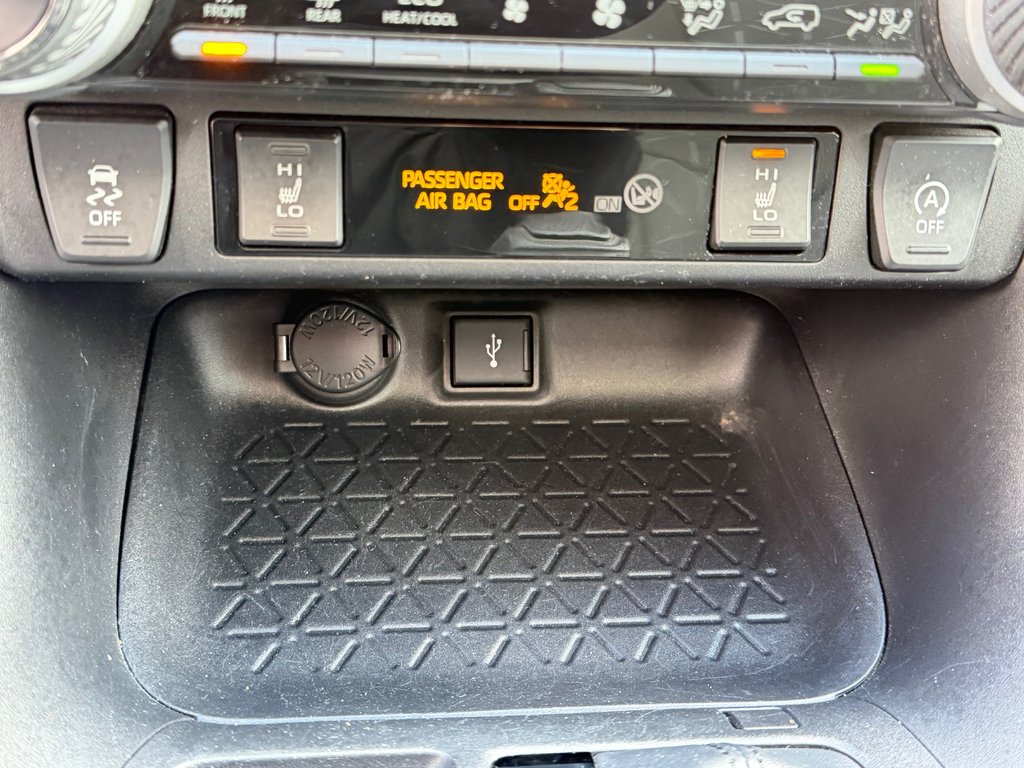 Toyota RAV4 XLE AWD / VALEUR DE REVENTE INCROYABLE / 2022 à Thetford Mines, Québec - 43 - w1024h768px