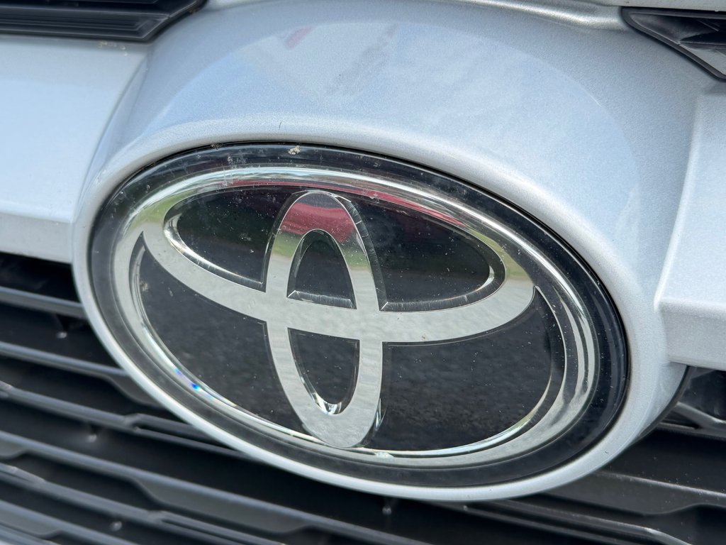 Toyota RAV4 XLE PREMIUM AWD / BAS KILOS / PRIX IMBATTABLE / 2022 à Thetford Mines, Québec - 12 - w1024h768px