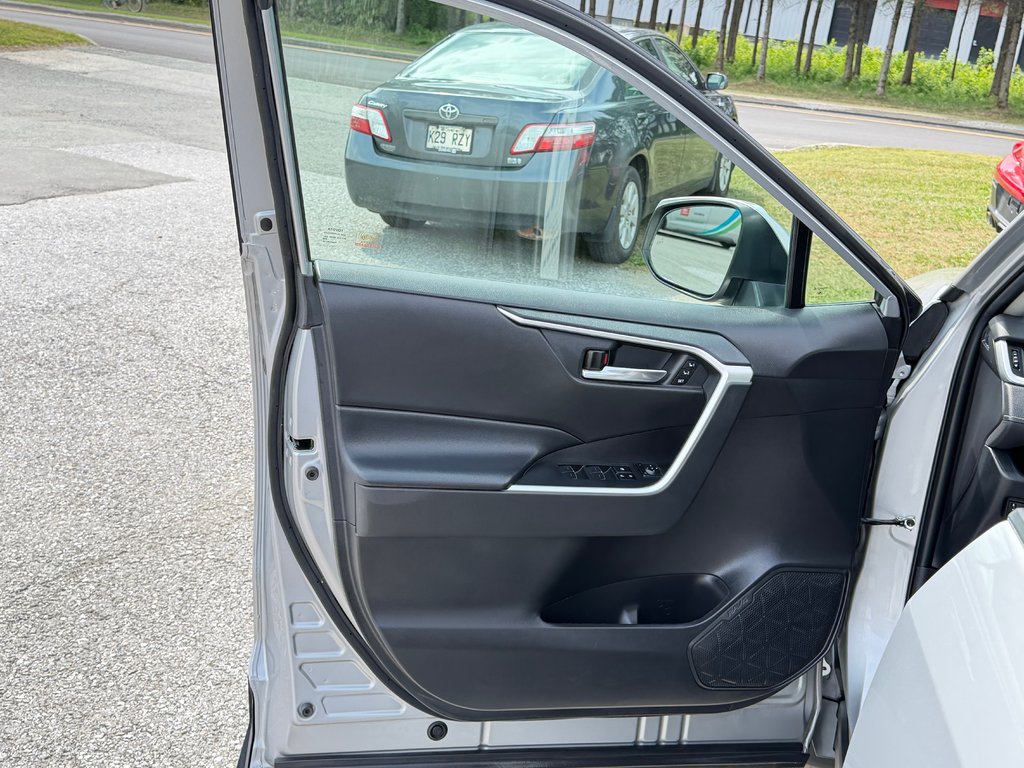 Toyota RAV4 XLE PREMIUM AWD / BAS KILOS / PRIX IMBATTABLE / 2022 à Thetford Mines, Québec - 30 - w1024h768px