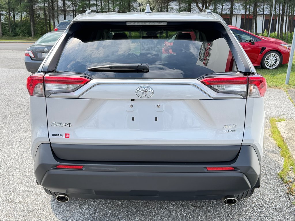 Toyota RAV4 XLE PREMIUM AWD / BAS KILOS / PRIX IMBATTABLE / 2022 à Thetford Mines, Québec - 6 - w1024h768px