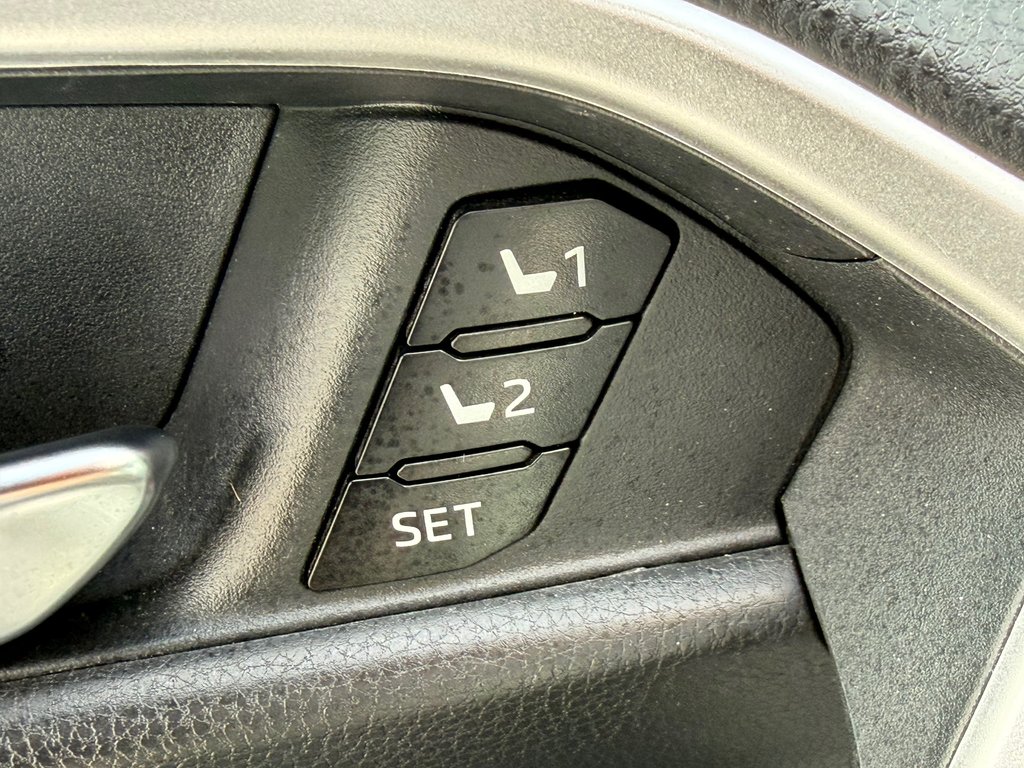 Toyota RAV4 XLE PREMIUM AWD / BAS KILOS / PRIX IMBATTABLE / 2022 à Thetford Mines, Québec - 32 - w1024h768px