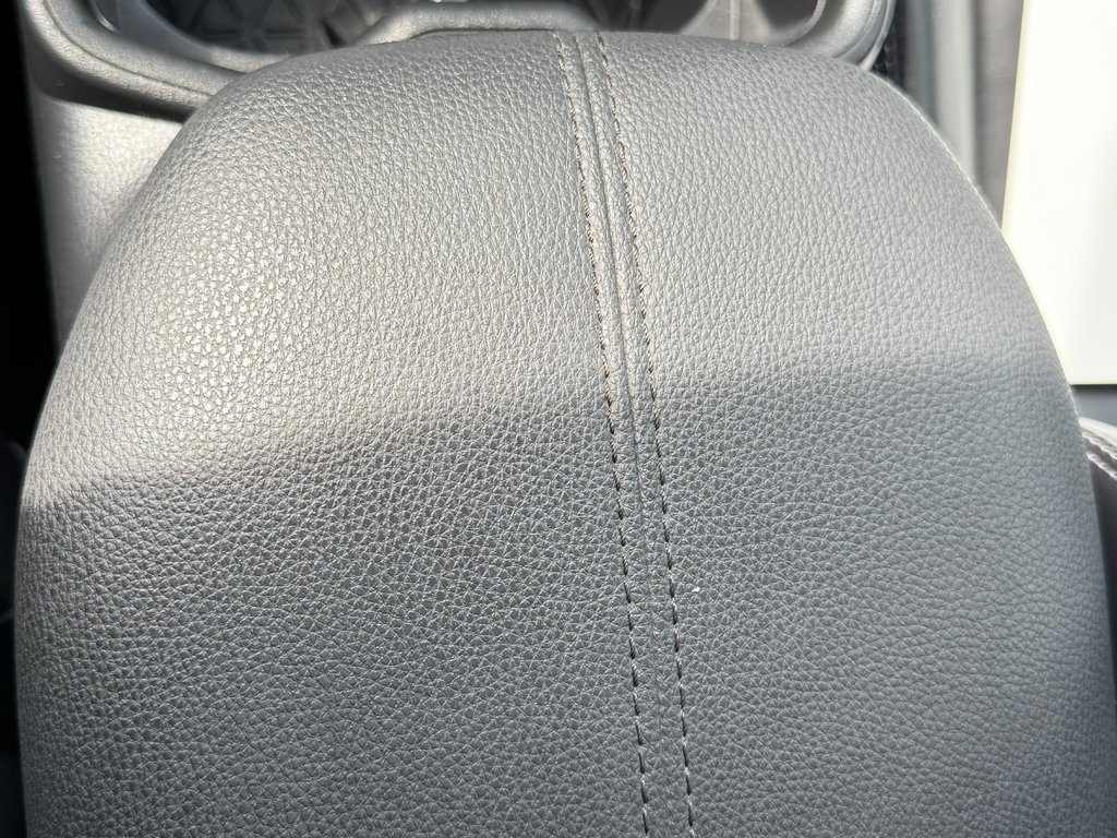 Toyota RAV4 XLE PREMIUM AWD / BAS KILOS / PRIX IMBATTABLE / 2022 à Thetford Mines, Québec - 51 - w1024h768px