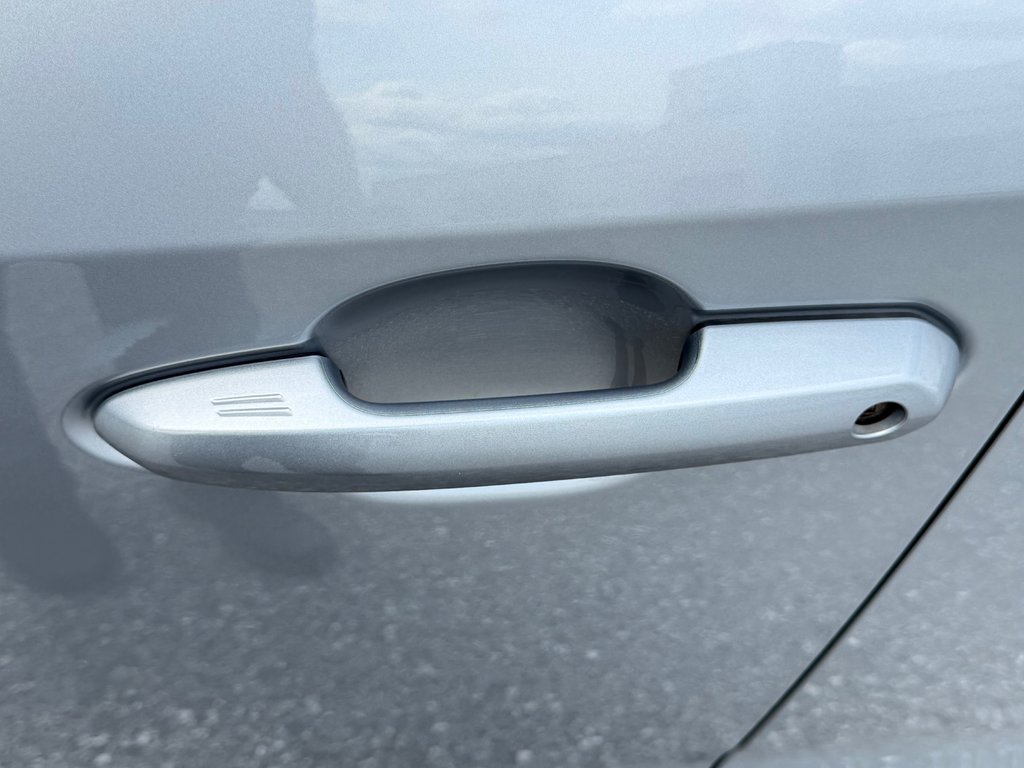 Toyota RAV4 XLE PREMIUM AWD / BAS KILOS / PRIX IMBATTABLE / 2022 à Thetford Mines, Québec - 21 - w1024h768px