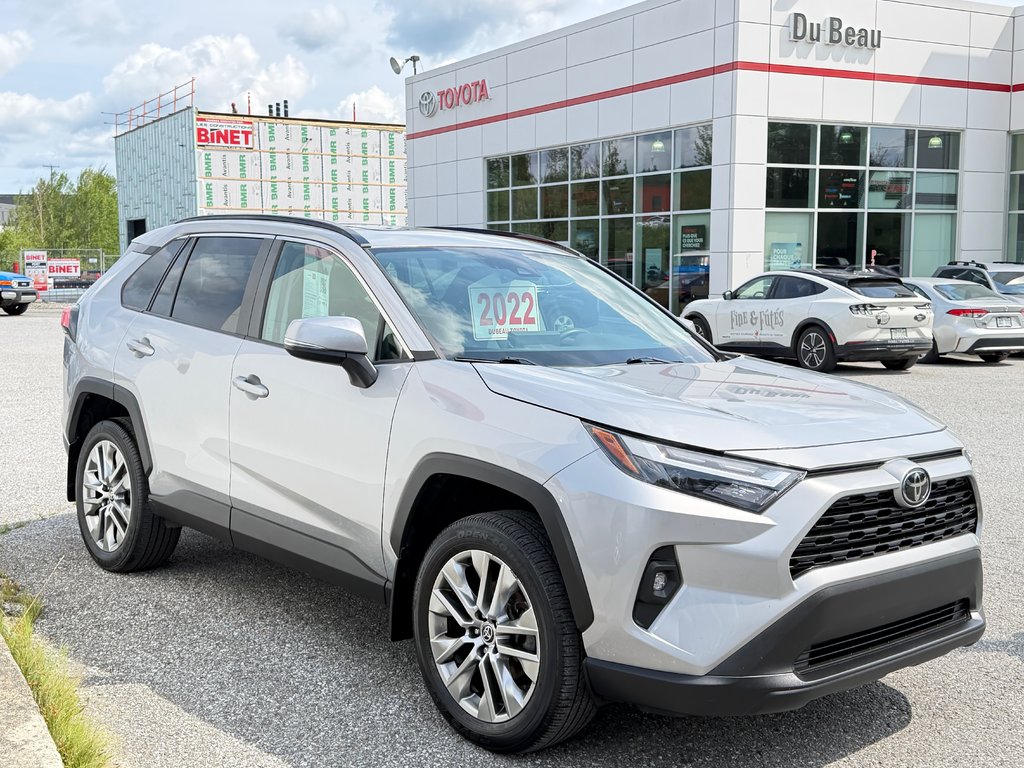 Toyota RAV4 XLE PREMIUM AWD / BAS KILOS / PRIX IMBATTABLE / 2022 à Thetford Mines, Québec - 3 - w1024h768px