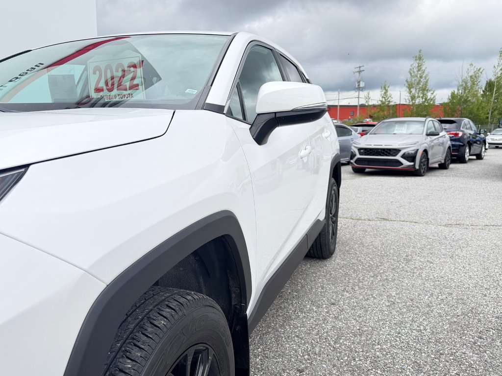 2022 Toyota RAV4 LE AWD / MEILLEUR VUS SUR LE MARCHÉ POINT FINAL / in Thetford Mines, Quebec - 17 - w1024h768px