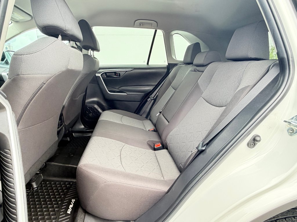 2022 Toyota RAV4 LE AWD / MEILLEUR VUS SUR LE MARCHÉ POINT FINAL / in Thetford Mines, Quebec - 38 - w1024h768px