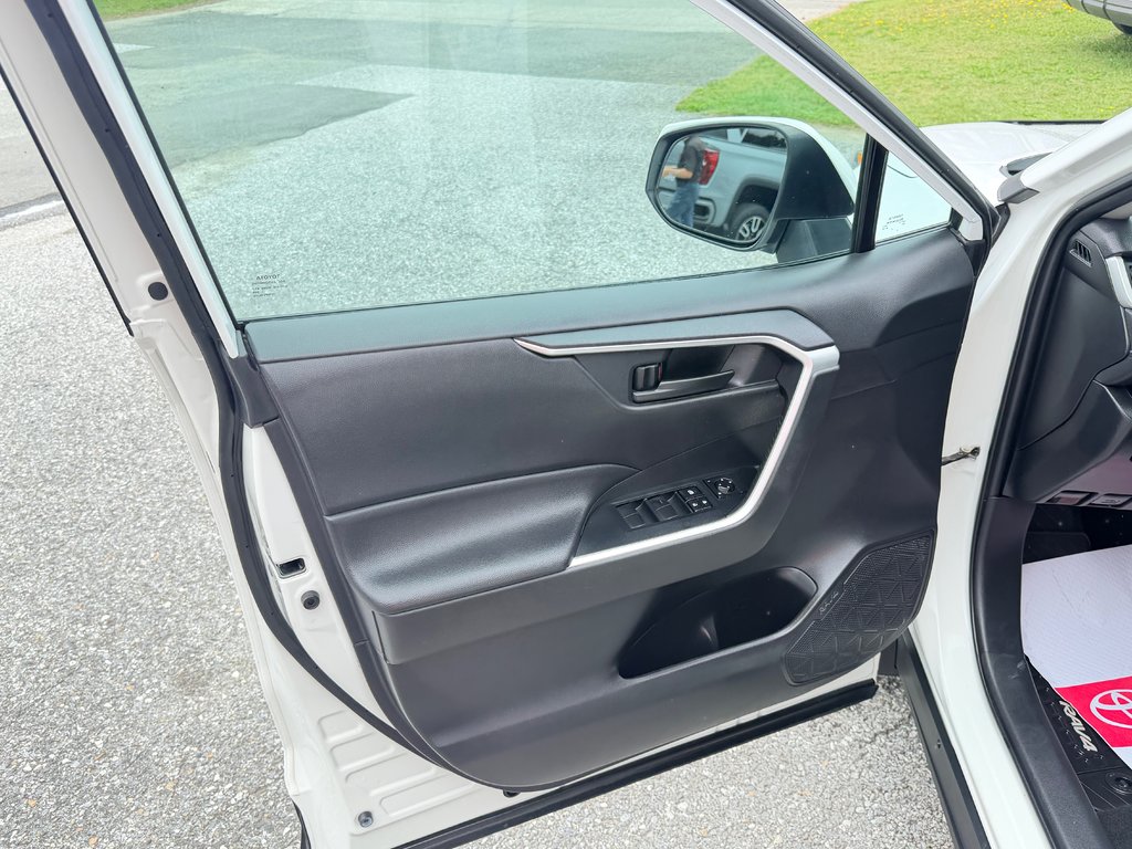 2022 Toyota RAV4 LE AWD / MEILLEUR VUS SUR LE MARCHÉ POINT FINAL / in Thetford Mines, Quebec - 21 - w1024h768px