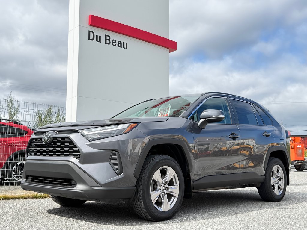 Toyota RAV4 XLE AWD / HITCH / DÉMARREUR DISTANCE / 2022 à Thetford Mines, Québec - 1 - w1024h768px