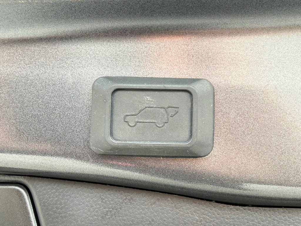 Toyota RAV4 XLE AWD / HITCH / DÉMARREUR DISTANCE / 2022 à Thetford Mines, Québec - 59 - w1024h768px