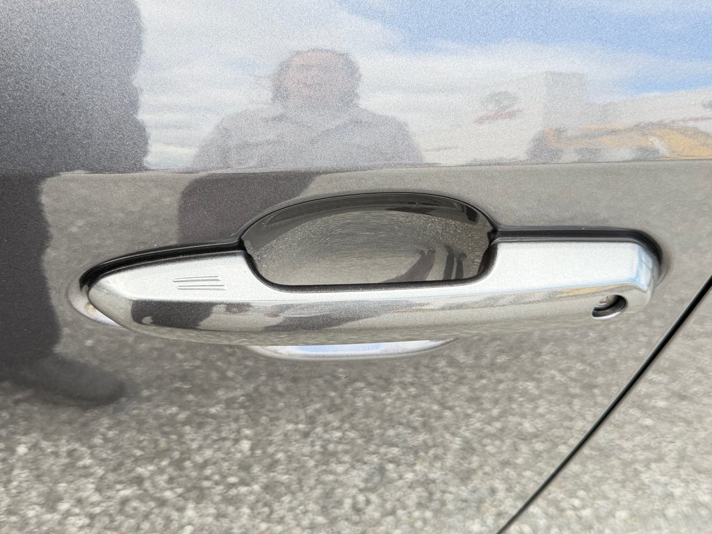 Toyota RAV4 XLE AWD / HITCH / DÉMARREUR DISTANCE / 2022 à Thetford Mines, Québec - 21 - w1024h768px