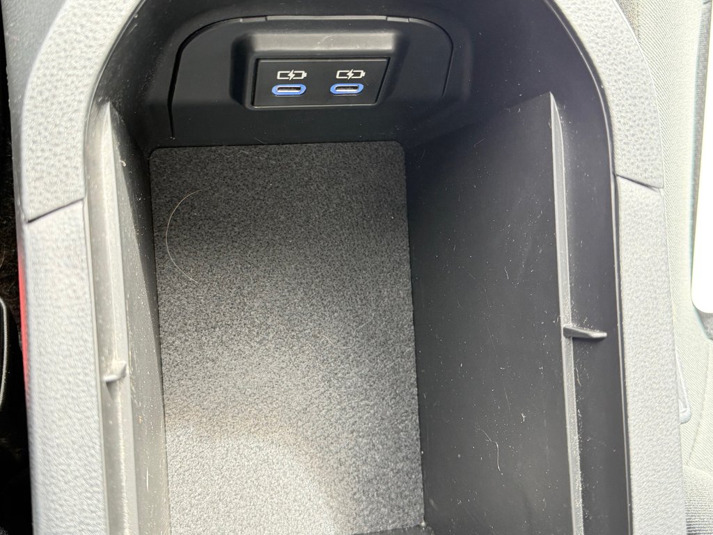 Toyota RAV4 XLE AWD / HITCH / DÉMARREUR DISTANCE / 2022 à Thetford Mines, Québec - 49 - w1024h768px