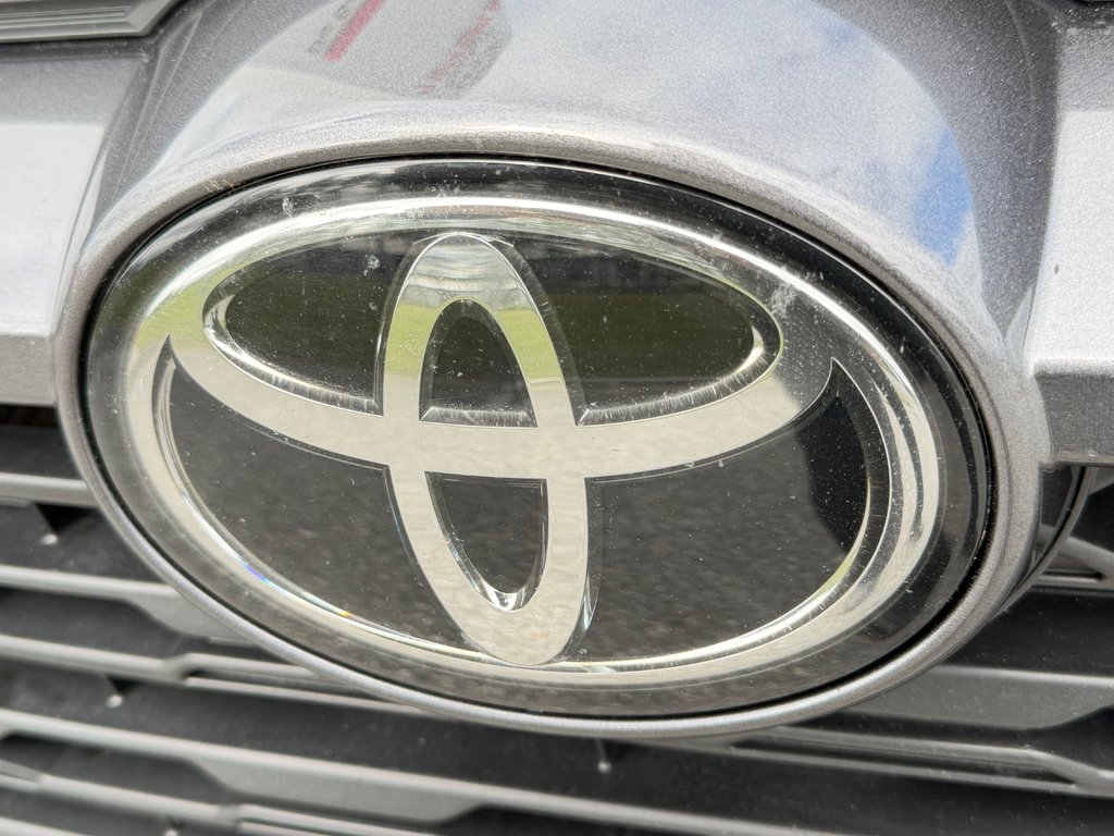Toyota RAV4 XLE AWD / HITCH / DÉMARREUR DISTANCE / 2022 à Thetford Mines, Québec - 11 - w1024h768px