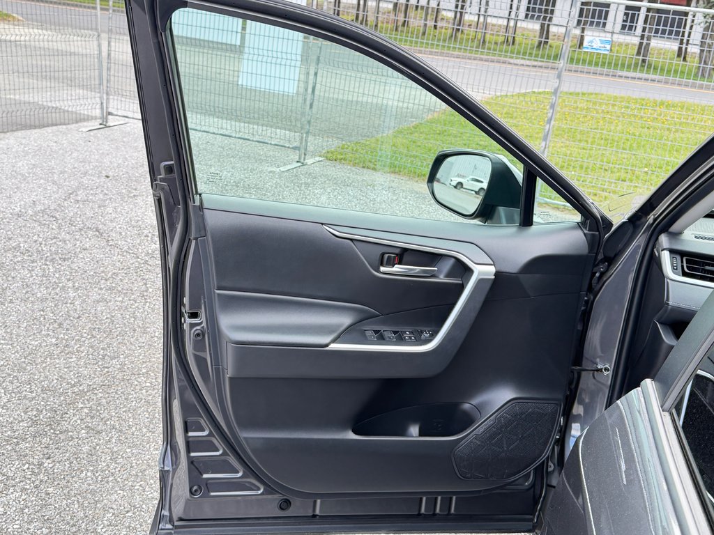 Toyota RAV4 XLE AWD / HITCH / DÉMARREUR DISTANCE / 2022 à Thetford Mines, Québec - 30 - w1024h768px