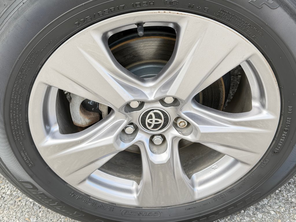 Toyota RAV4 XLE AWD / HITCH / DÉMARREUR DISTANCE / 2022 à Thetford Mines, Québec - 15 - w1024h768px