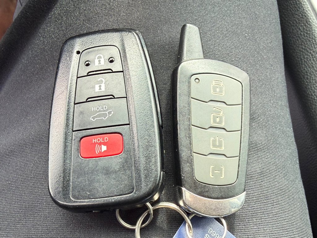 Toyota RAV4 XLE AWD / HITCH / DÉMARREUR DISTANCE / 2022 à Thetford Mines, Québec - 52 - w1024h768px