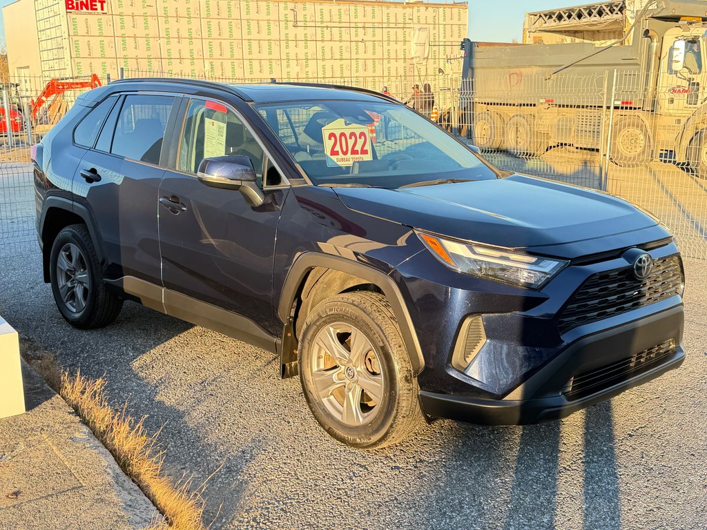 2022 Toyota RAV4 XLE AWD / HITCH / COMME NEUVE !!!! in Thetford Mines, Quebec - 3 - w1024h768px