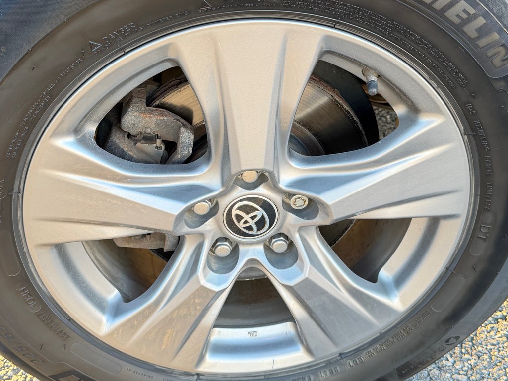 2022 Toyota RAV4 XLE AWD / HITCH / COMME NEUVE !!!! in Thetford Mines, Quebec - 11 - w1024h768px