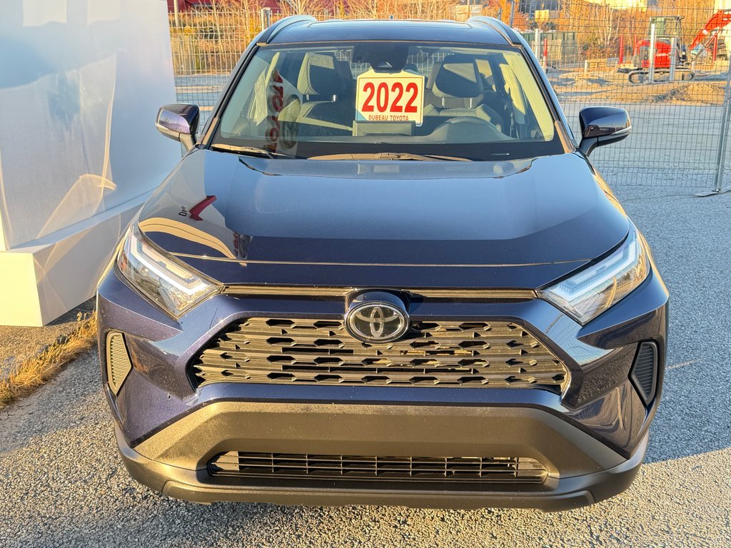 2022 Toyota RAV4 XLE AWD / HITCH / COMME NEUVE !!!! in Thetford Mines, Quebec - 2 - w1024h768px