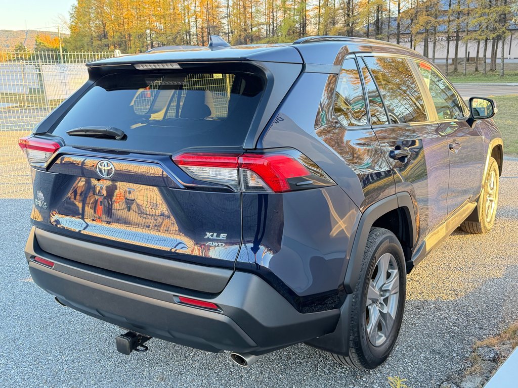 2022 Toyota RAV4 XLE AWD / HITCH / COMME NEUVE !!!! in Thetford Mines, Quebec - 5 - w1024h768px