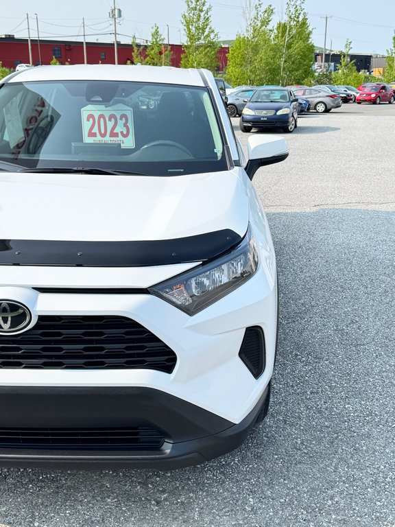 Toyota RAV4 LE AWD / VITRES TEINTÉES*HITCH*DÉMARREUR ET + / 2023 à Thetford Mines, Québec - 8 - w1024h768px