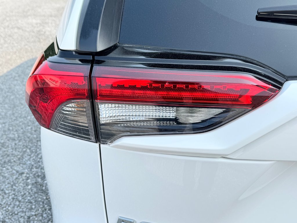 Toyota RAV4 LE AWD / VITRES TEINTÉES*HITCH*DÉMARREUR ET + / 2023 à Thetford Mines, Québec - 20 - w1024h768px